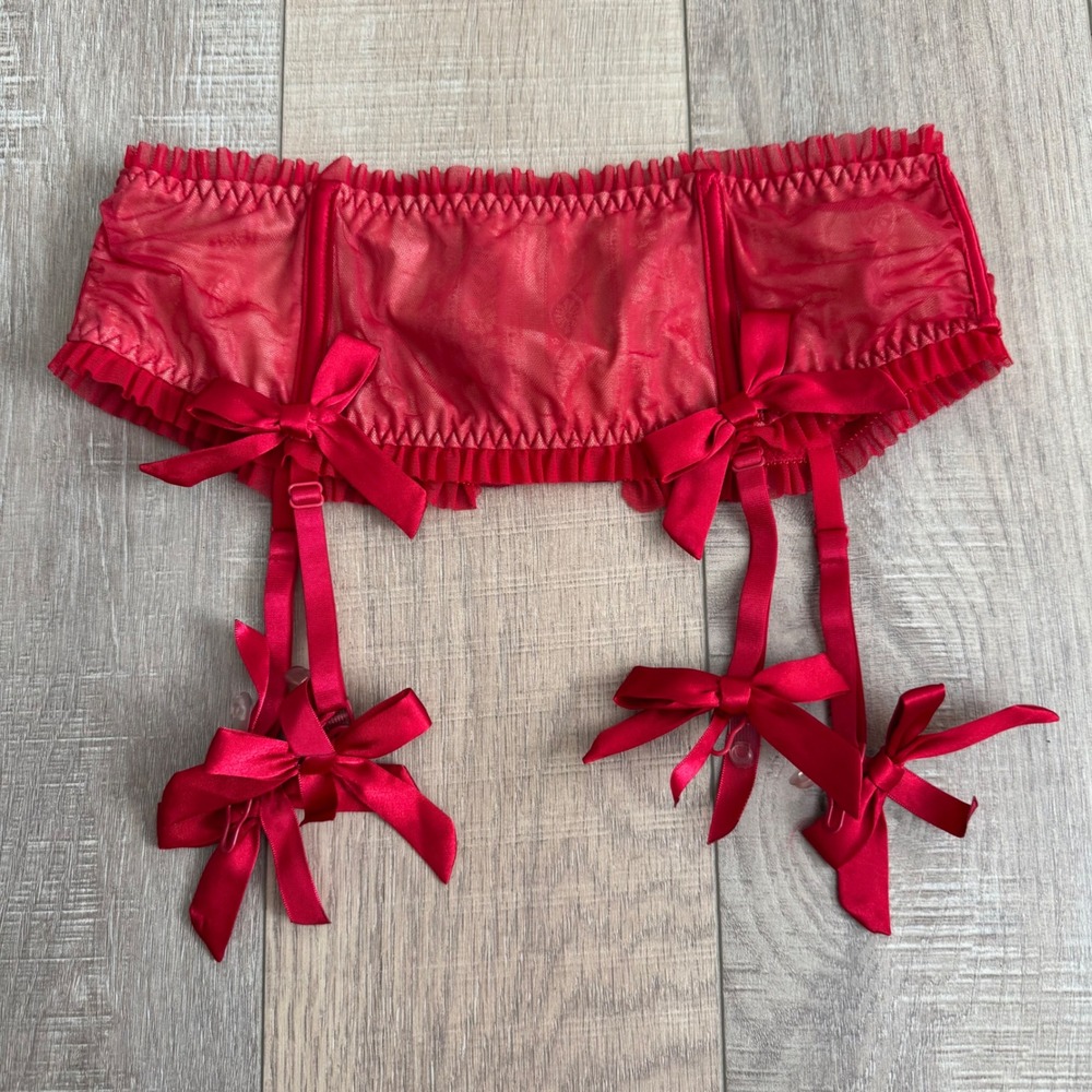 Fredericks of Hollywood Red Mesh Garter Belt Satin Bows Ruffle Trim Large